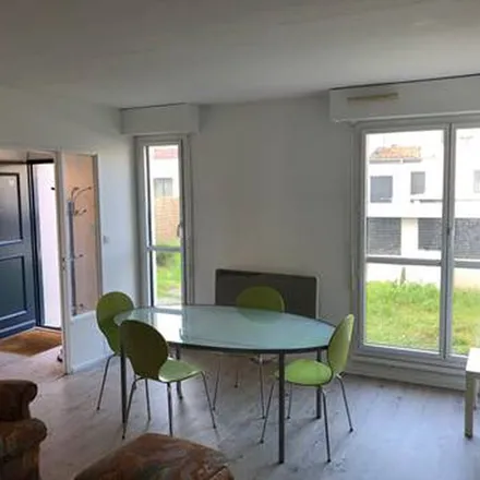 Rent this 1 bed apartment on 4 Rue de Cursol in 33000 Bordeaux, France