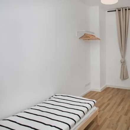 Rent this 3 bed room on Ratiborstraße 10 in 10999 Berlin, Germany