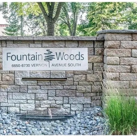 Buy this 1 bed condo on Waterford Court South in Edina, MN 55436