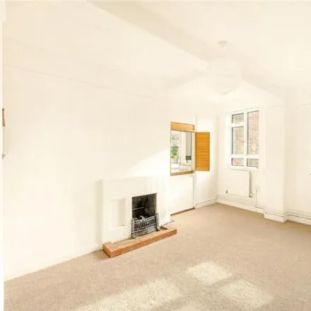 Image 2 - Primrose Hill Court, King Henry's Road, Primrose Hill, London, NW3 3QT, United Kingdom - Apartment for sale