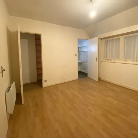 Rent this 5 bed apartment on 36 Rue de la Grande Pierre in 35510 Cesson-Sévigné, France
