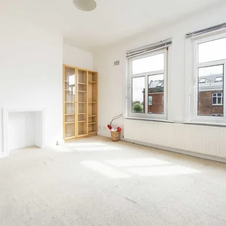 Image 2 - 88 Fulham Palace Road, London, W6 8AD, United Kingdom - Apartment for rent