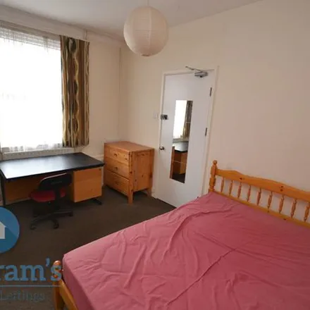 Rent this 4 bed apartment on 63 Woolmer Road in Nottingham, NG2 2FA