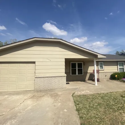 Buy this 3 bed house on 2928 Edgewood Drive in Woodward, OK 73801