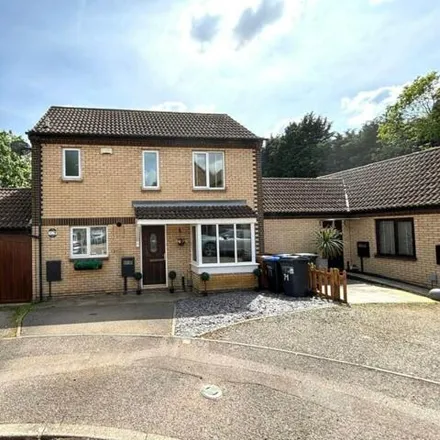 Buy this 3 bed duplex on Ecton Park Road in West Northamptonshire, NN3 5LF
