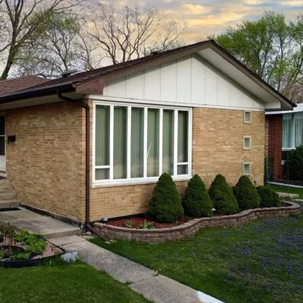 Buy this 3 bed house on 4779 Chase Avenue in Lincolnwood, Niles Township