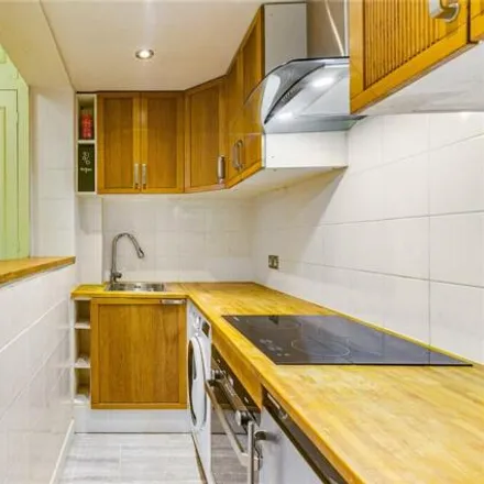 Image 5 - 112 Cambridge Street, London, SW1V 4EH, United Kingdom - Apartment for sale