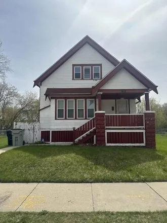 Buy this 3 bed house on 1613 West Wright Street in Milwaukee, WI 53206