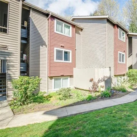 Buy this 2 bed condo on 15719 4th Avenue South in Burien, WA 98148