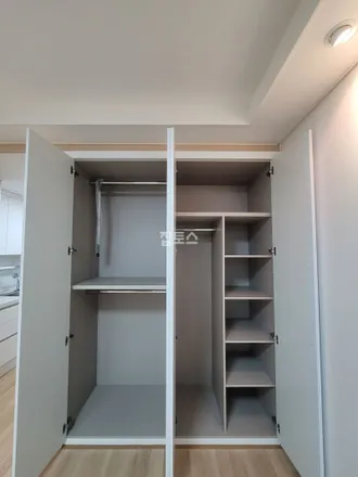 Rent this studio apartment on 서울특별시 서초구 서초동 1338-1