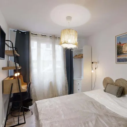 Rent this 1 bed room on 3 Rue du Commandeur Cazeneuve in 31400 Toulouse, France