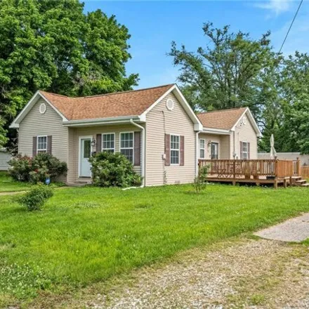 Image 3 - 225 W 3rd St, Illinois, 62206 - House for sale