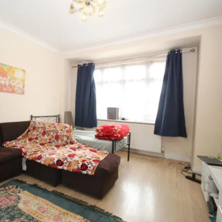 Image 3 - Burnside Crescent, London, HA0 1BL, United Kingdom - Townhouse for sale