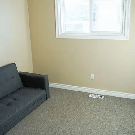 Image 9 - 5815 Vine Street, Niagara Falls, ON L2J 1L4, Canada - Apartment for rent