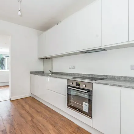 Rent this 3 bed duplex on Stockton Gardens in London, NW7 3AB