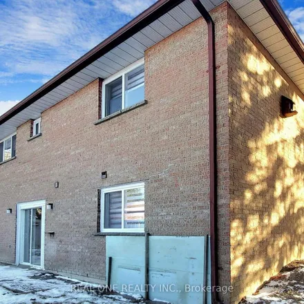 Rent this 1 bed apartment on 85 Lowe Boulevard in Newmarket, ON L3Y 2R5