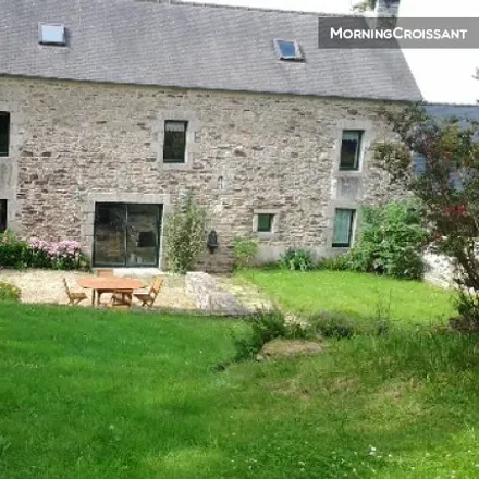 Rent this 5 bed house on Brest