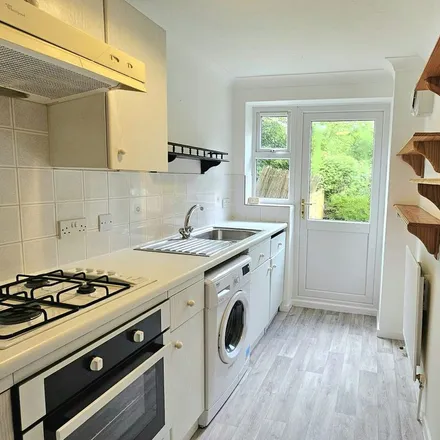 Image 6 - Lastingham Grove, Milton Keynes, MK4 2EA, United Kingdom - Apartment for rent