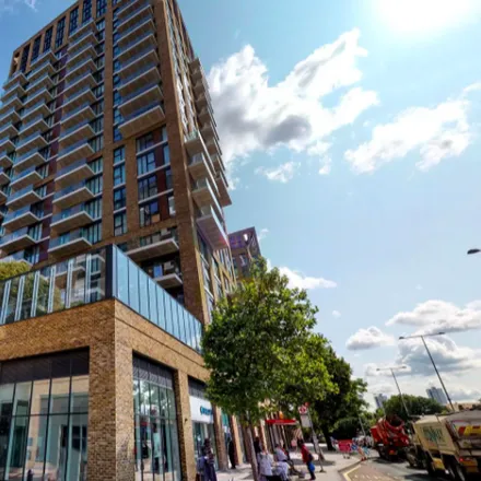 Rent this 2 bed apartment on Crossrail Path in London, SE18 6FL