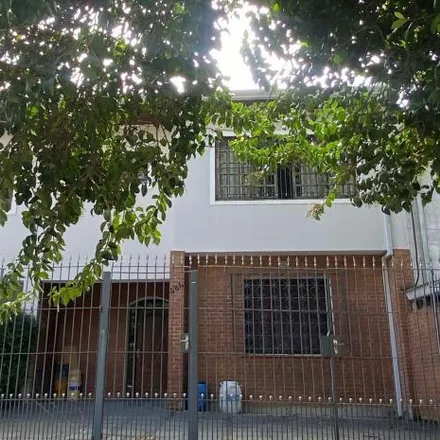 Rent this 2 bed house on Rua Laurindo De Brito in Rua Doutor Oswaldo, Vila Anastácio