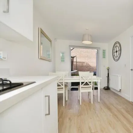 Image 5 - Colwick Way, Sheffield, United Kingdom - House for sale