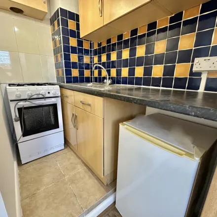 Rent this 1 bed apartment on Clarendon Rise in London, SE13 5EY