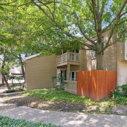 Image 3 - Woodlake Lane, Houston, TX 77063, USA - Condo for rent