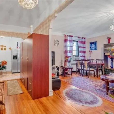 Image 5 - 80 Avenue P, New York, NY 11223, USA - Apartment for sale