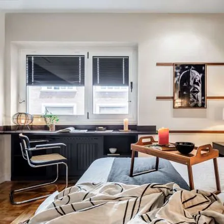 Rent this 2 bed apartment on Calle de Don Ramón de la Cruz in 31, 28001 Madrid