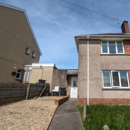 Rent this 2 bed apartment on Heol Illtyd in Neath, SA10 7SF