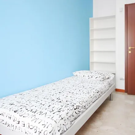 Rent this 5 bed room on Panda bazar in Via Giovanni Pastorelli 19, 20143 Milan MI