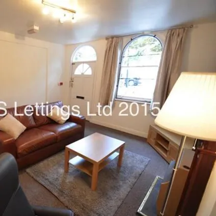 Image 3 - 18 Kensington Terrace, Leeds, LS6 1BE, United Kingdom - Apartment for rent