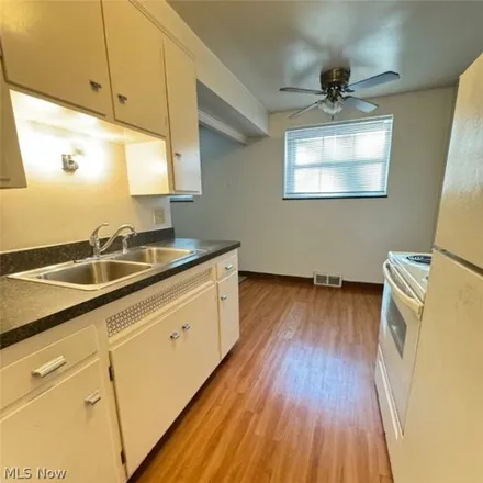 Image 4 - Warrensville Center Road, Shaker Heights, OH 44128, USA - Apartment for rent