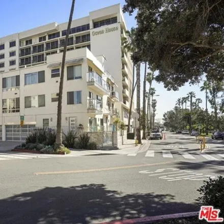 Rent this 1 bed condo on Bicknell Avenue in Santa Monica, CA 90401