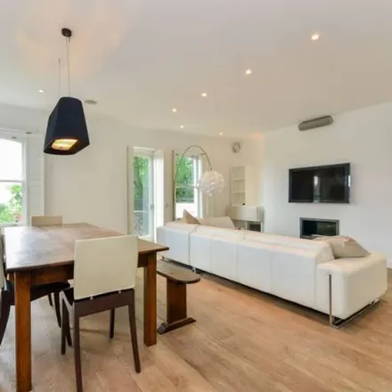 Rent this 3 bed apartment on Chalk Farm Road in Maitland Park, London