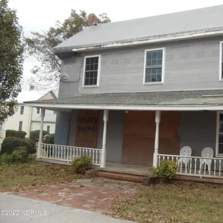 Buy this 4 bed house on 205 South Walnut Street in Swansboro, NC 28584