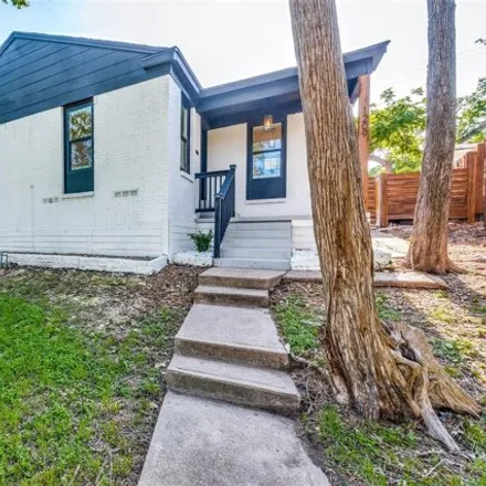 Rent this 2 bed house on 1203 South Marsalis Avenue in Oak Cliff, Dallas