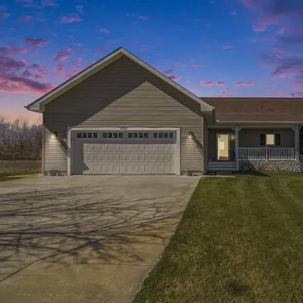Buy this 4 bed house on 21294 Deans View in Green Charter Township, MI 49307