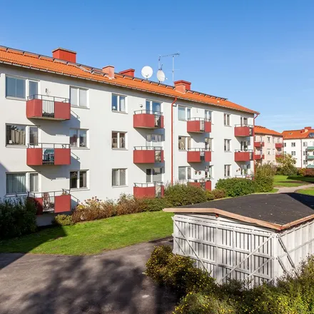 Rent this 3 bed apartment on Östra Lyckan 10 in 302 51 Halmstad, Sweden