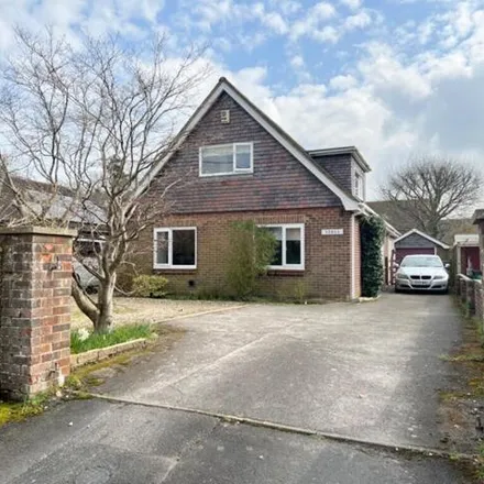 Buy this 5 bed house on Lime Kiln Lane in Hardley, SO45 2HJ