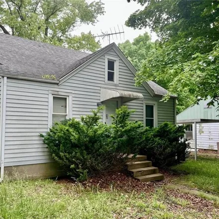 Buy this 3 bed house on 1456 Perry Avenue in Cape Girardeau, MO 63701