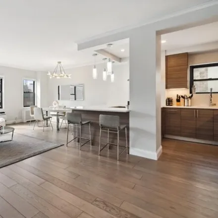 Buy this 3 bed condo on 333 East 35th Street in New York, NY 10016