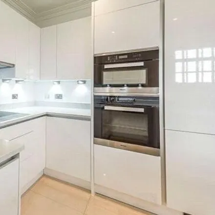 Rent this 2 bed apartment on Hammersmith Flyover in London, W6 9PH