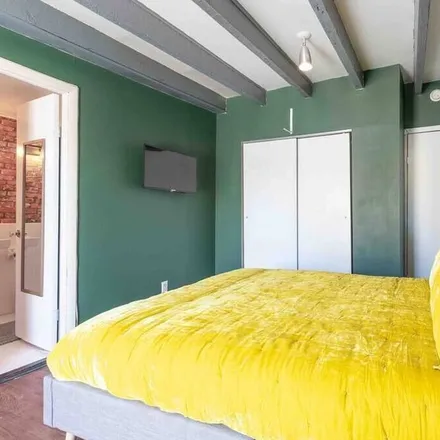 Rent this 2 bed apartment on Philadelphia
