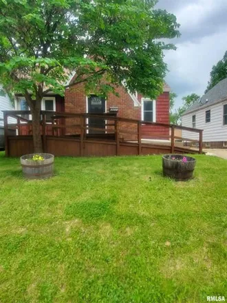 Buy this 3 bed house on 2624 South 8th Street in Springfield, IL 62703