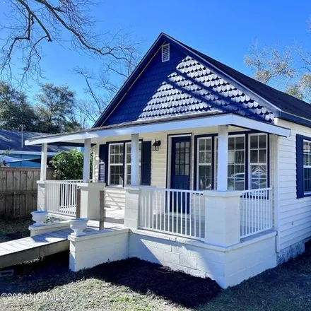 Buy this studio house on 403 N Howe St in Southport, North Carolina