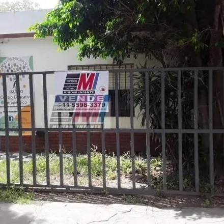 Buy this 3 bed house on Calle 850 474 in Partido de Quilmes, 1886 Villa La Florida