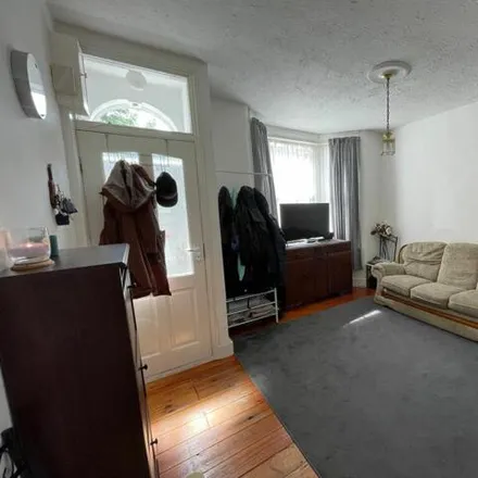 Rent this 2 bed townhouse on Sutton Court Road in London, E13 9NP