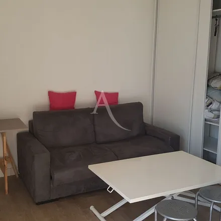 Rent this 1 bed apartment on 56 Avenue Delphine in 06100 Nice, France