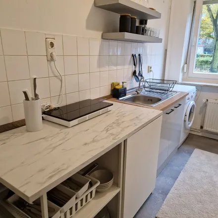 Rent this 3 bed apartment on Thedestraße 9 in 22767 Hamburg, Germany